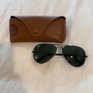 Black Ray Ban Aviators